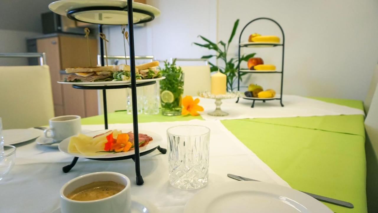 Haus Marianne Hotell Franzhausen Exteriör bild